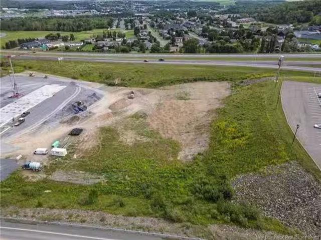 Deal! Lot Ouellette St, Grand Sault/Grand Falls, NB, E3Z 3E8.