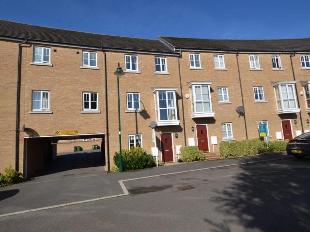 New Lakeside, Hampton, Peterborough