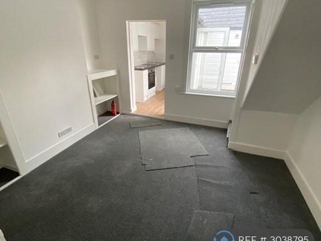 New Lane Villas, Romney Marsh, TN29 3 bed semi detached house to rent £1,350 pcm £312 pw