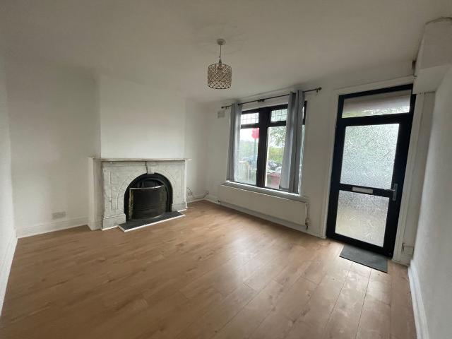 New Lane, Alfreton DE55, 2 bed terraced house to rent, £800 pcm | PrimeLocation