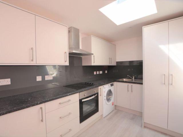 New Lane Hill, Reading 1 bed ground floor flat to rent £1,000 pcm £231 pw