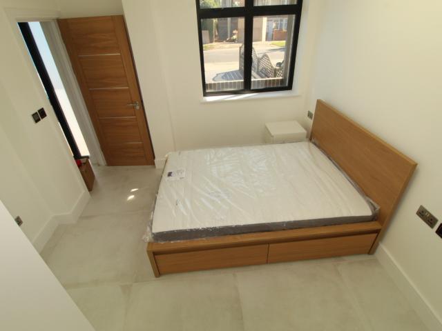 New Large Brand New Studio Flat in Pinner Inclusive All The Bills