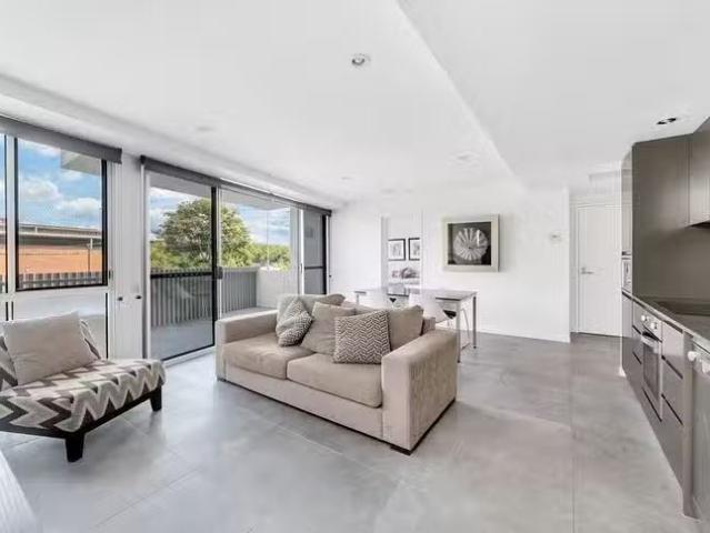 For Rent! LEVEL 2/9/320 Sir Fred Schonell Drive, Saint Lucia.
