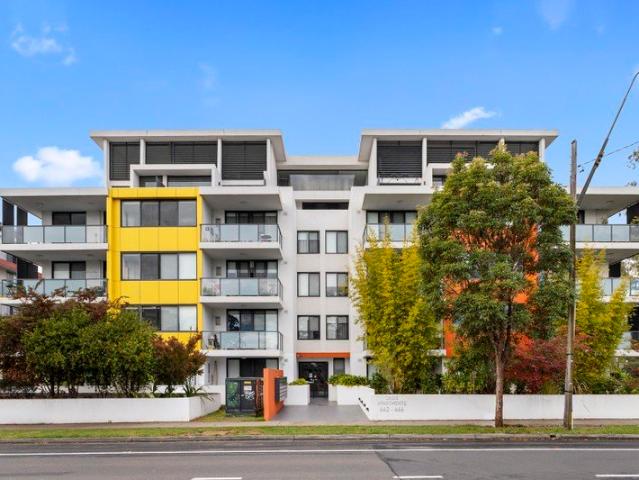 Luxury 2 Bedroom Unit in 'Oasis Apartments'