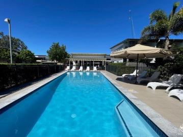 New Listing Stylish Three Bedrooms Two Car parking Townhouse in The Barracks Cannon Hill!