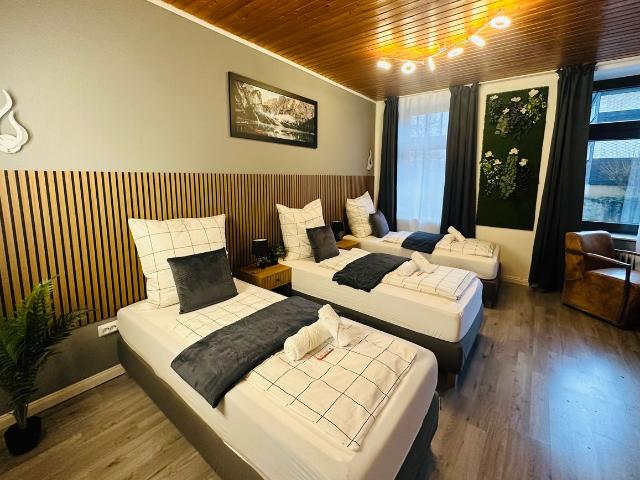 New / Modern Apartment with Xbox 360 / your Home in Wuppertal, Wuppertal Amsterdam Apartments for Rent