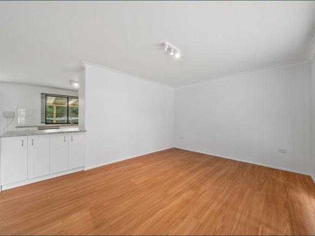 NEW MODERN INTERIORS & POSITIONED IN A TRANQUIL SETTING