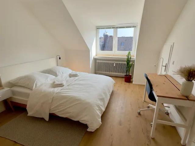 New & Modern Peaceful Oasis in a Trendy and Central District Flingern Nord | 44qm | 2 rooms + Bath + Kitchen, Dusseldorf Amsterdam Apartments for Rent