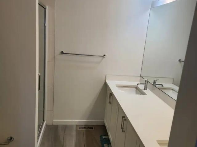 New modern townhouse for rent