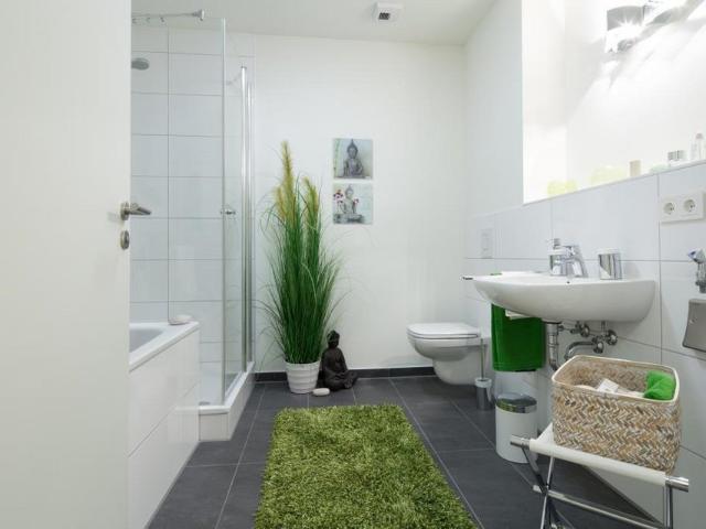 New Modern 2BR Stuttgart Mitte + open layout + no realtor fee