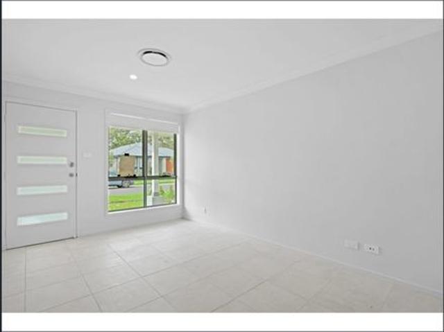 NEW MODERN 3 BEDROOM DUPLEX IN CHISHOLM