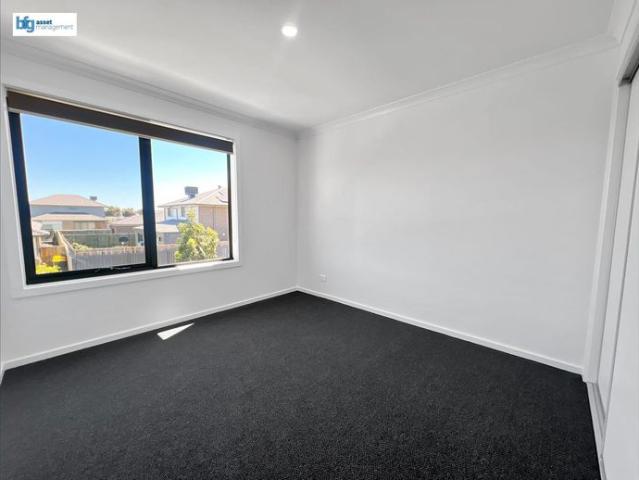 New Modern 3 Bedroom Home in Werribee