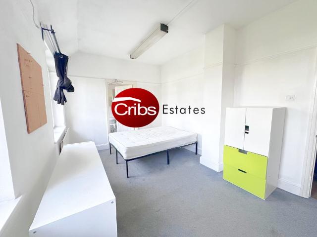 New Malden KT3, 20 bed shared accommodation to rent, £825 pcm | PrimeLocation
