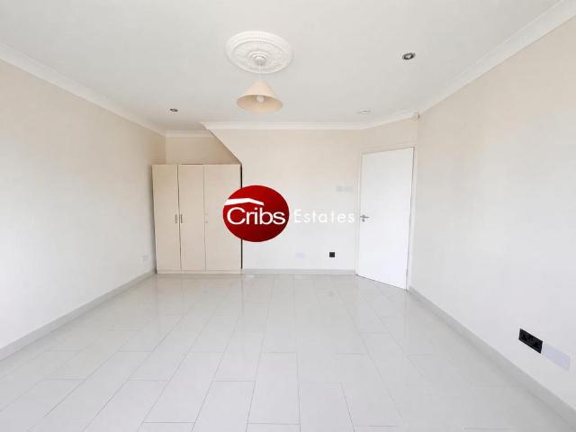 NEW MALDEN, KT3 3 bed detached house to rent £800 pcm £185 pw