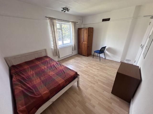 New Malden, KT3 House Share