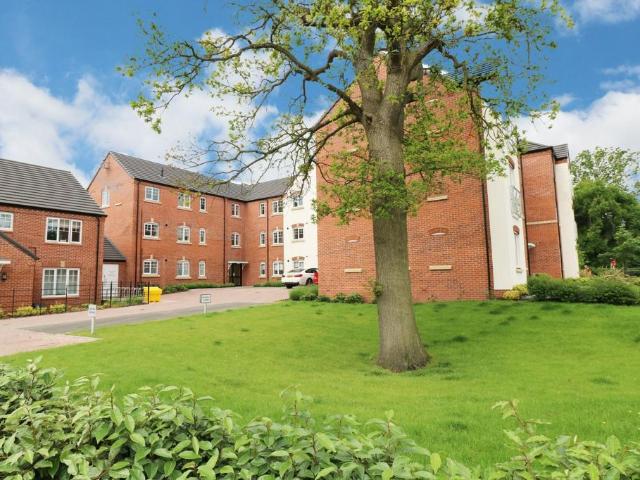 New Meadow Close, Shirley, Solihull. 2 bed flat to rent £1,250 pcm £288 pw