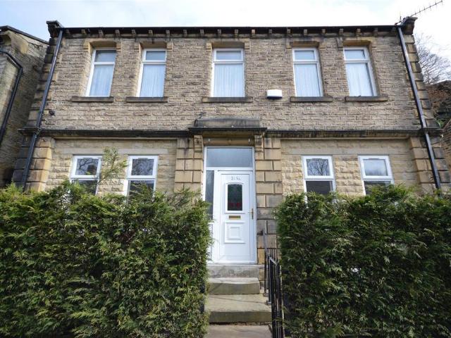 New Mill Road, Holmfirth HD9 2 bed apartment to rent £775 pcm £179 pw
