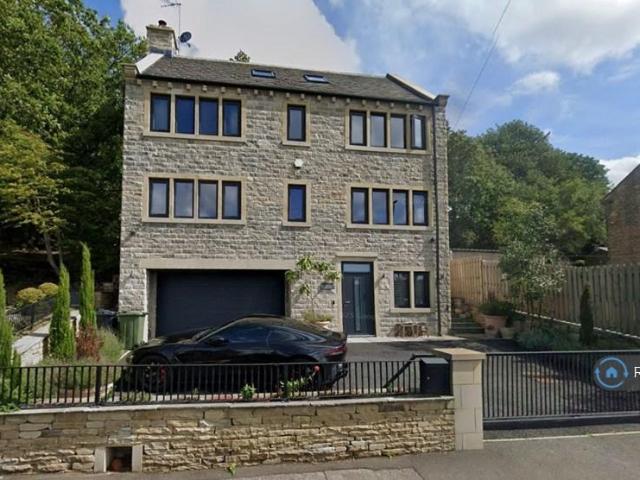 New Mill Road, Holmfirth, HD9 4 bed detached house to rent £2,700 pcm £623 pw
