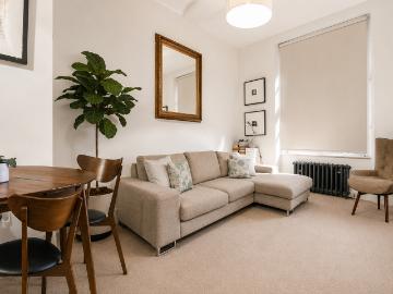 New North Road, London 2 bed apartment to rent £2,750 pcm £635 pw
