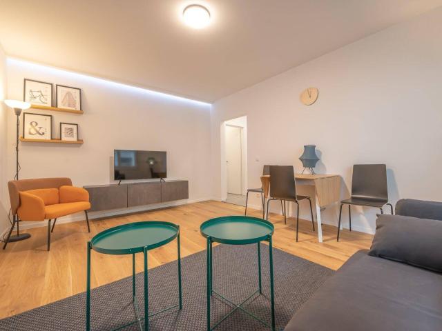 NEW+ Short term apartment in prime location, 3 6 months, furnished! newly renovated!