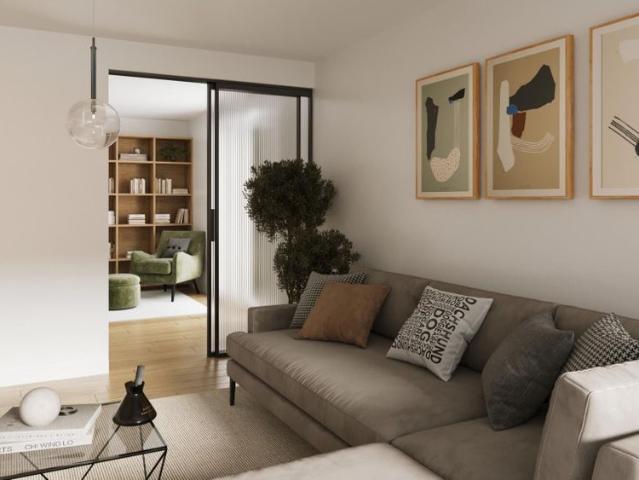 Spacious 5.5 room apartment with large southeast facing balcony