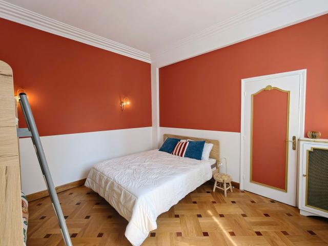 New Spacious flat up to 6 persons air conditioning close promenade Nice Amsterdam Apartments for Rent