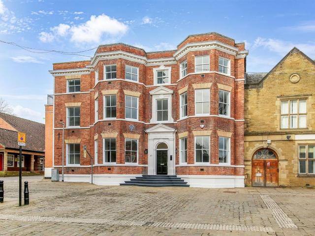 New Square, Chesterfield S40, 2 bed flat to rent, £1,075 pcm | PrimeLocation