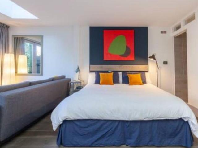 New Studio OX1 £2250 All Inclusive !