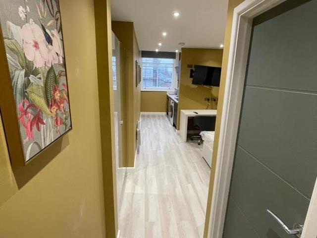 New Studio all bills Inc In City Centre