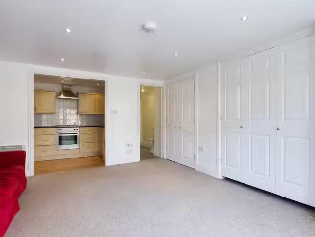 New Studio apartment for rent in Augusta Gardens, Folkestone.