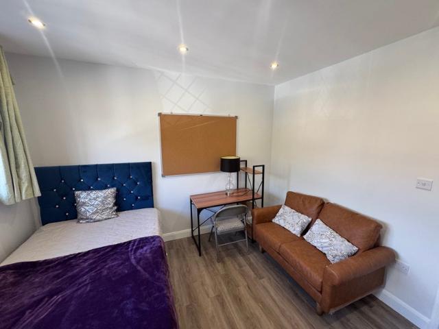 New Studio Flat. C. | UoB | QE | Bills Inc