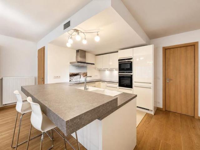 !NEW! Stunning 2 Bedroom / 2 Bathroom Apartment + Parking