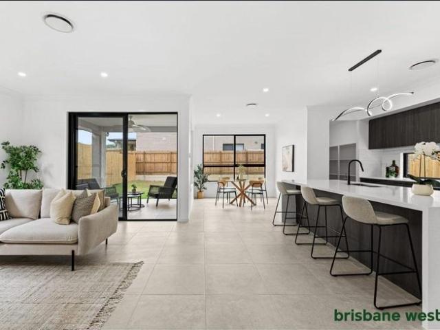 NEW STUNNING FAMILY HOME