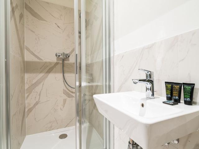 New: Stylish and Fully Furnished Micro Apartment in Vienna with Heigh Ceilings, Vienna Amsterdam Apartments for Rent