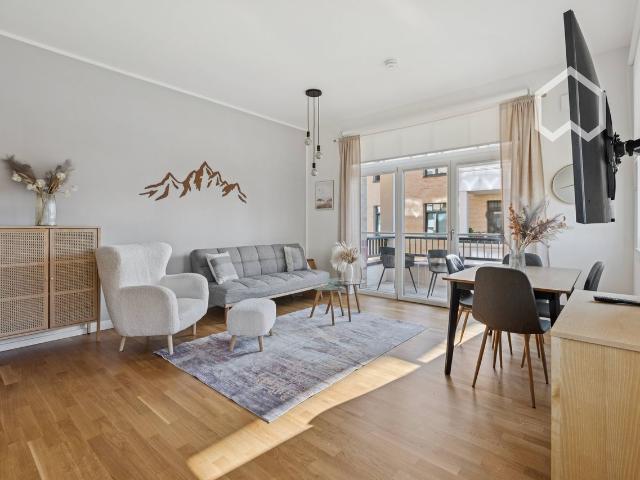 NEW! Stylish Apartment in Prime Potsdam Location, Potsdam Amsterdam Apartments for Rent