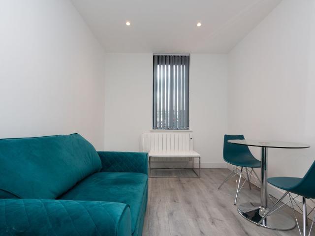 New Street, Basingstoke RG21, 1 bed flat to rent, £975 pcm | PrimeLocation