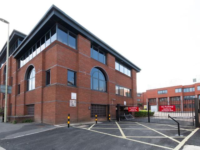New Street, Basingstoke RG21, 2 bed flat to rent, £1,350 pcm | PrimeLocation