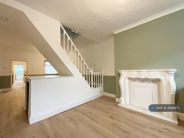 New Street, Bentley, Doncaster, DN5 3 bed terraced house to rent £850 pcm £196 pw