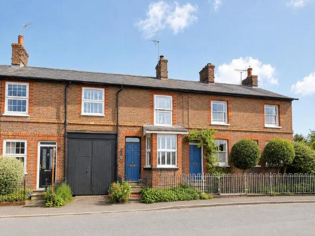 New Street, Cheddington 3 bed cottage to rent £1,750 pcm £404 pw
