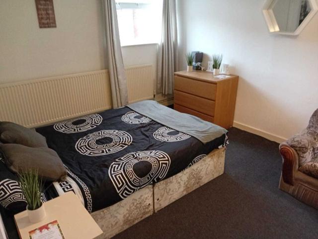 New Street, Dudley DY1, Studio to rent, £737 pcm | PrimeLocation