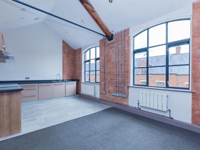 New Street, HINCKLEY, LE10 1 bed apartment to rent £795 pcm £183 pw