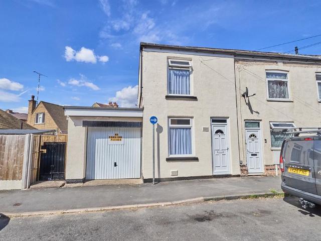 New Street, Hinckley LE10, 2 bed end terrace house to rent, £950 pcm | PrimeLocation