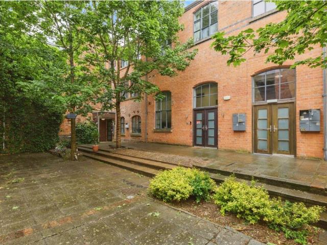 New Street, Hinckley LE10, 2 bed flat to rent, £900 pcm | PrimeLocation