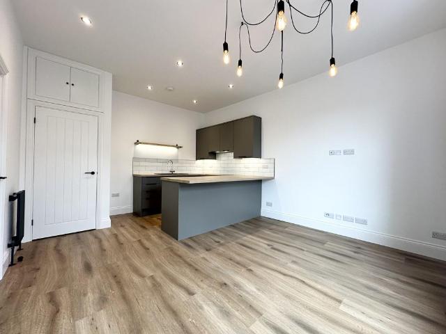 New Street, Idle 2 bed apartment to rent £825 pcm £190 pw