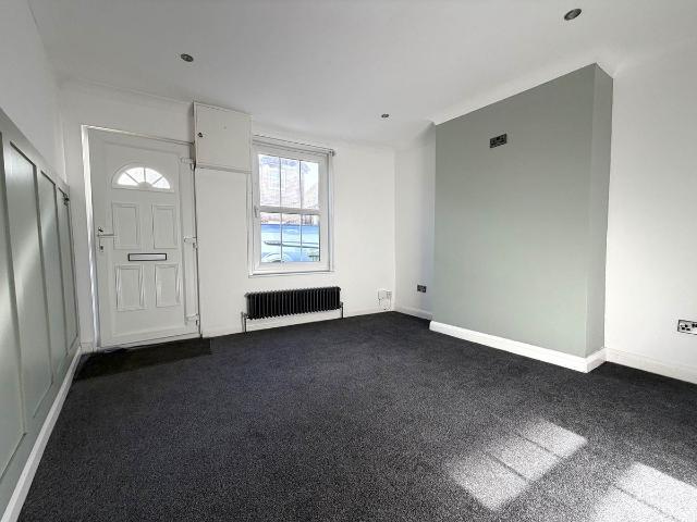 New Street, Romney Marsh TN29, 2 bed terraced house to rent, £1,250 pcm | PrimeLocation