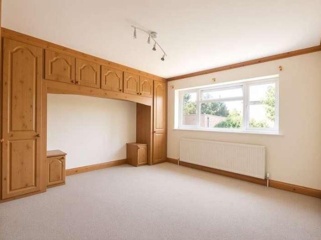 New Street, Staines upon thames, TW18