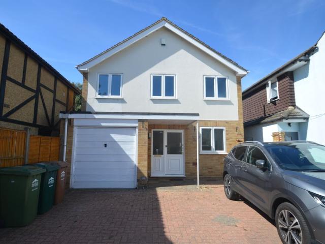 New Street, Staines Upon Thames TW18, 3 bed detached house to rent, £2,650 pcm | PrimeLocation