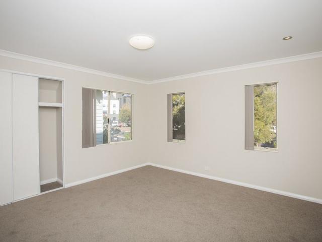 New Paint, Carpets & Blinds!