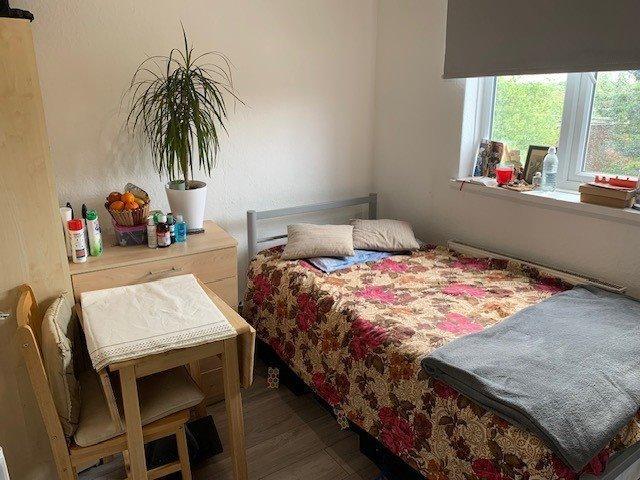 New Parade, High Street UB7 Studio to rent £740 pcm £171 pw