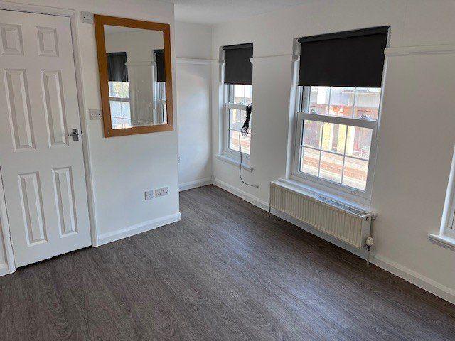 New Parade, Yiewsley UB7, Studio to rent, £1,000 pcm | PrimeLocation